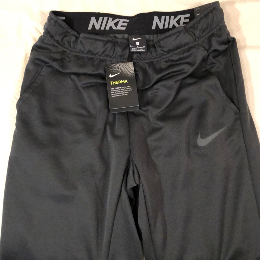 NEW Men’s Small Nike Standard Fit Therma Joggers